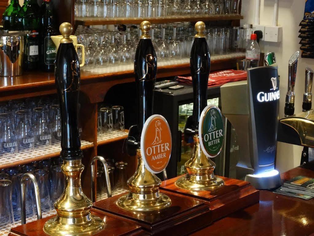 The Red Lion Hotel Oakford 외부 사진
