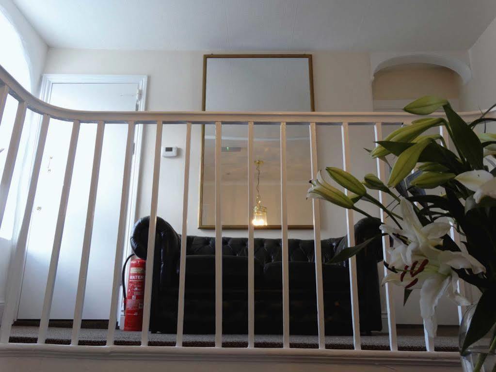 The Red Lion Hotel Oakford 외부 사진