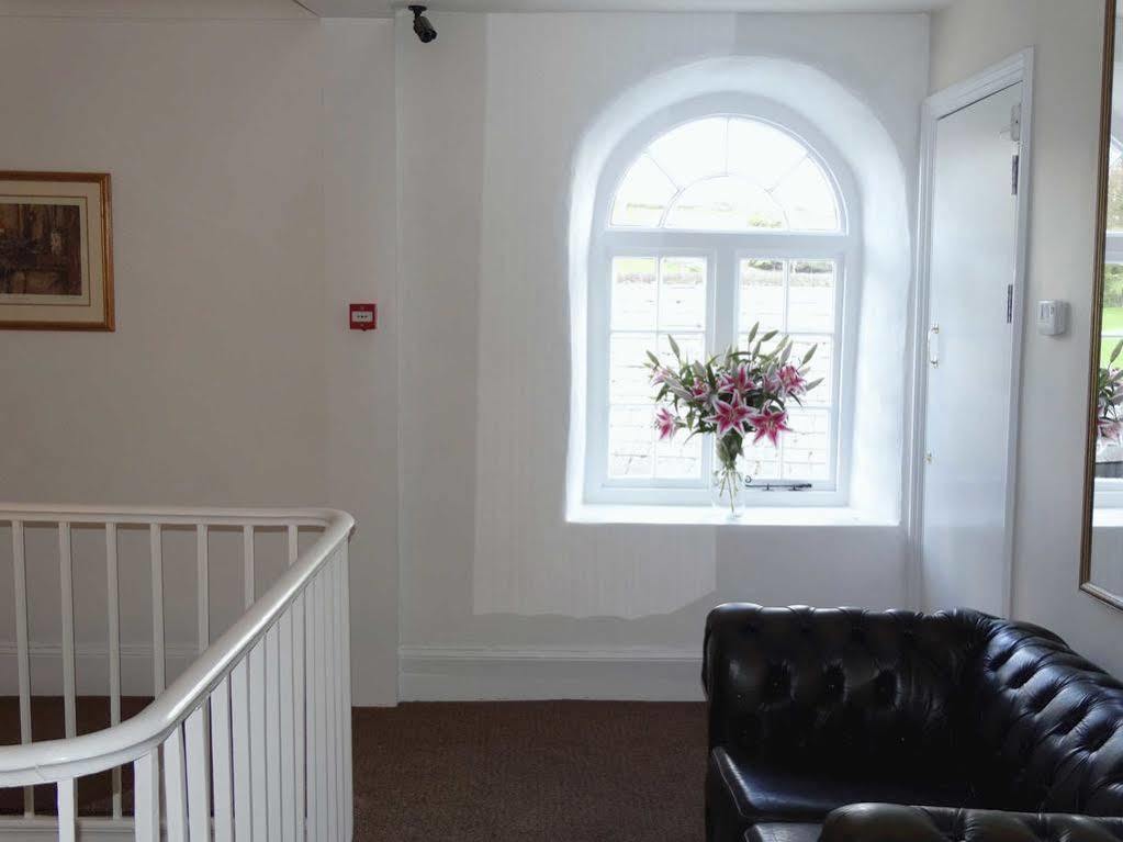 The Red Lion Hotel Oakford 외부 사진