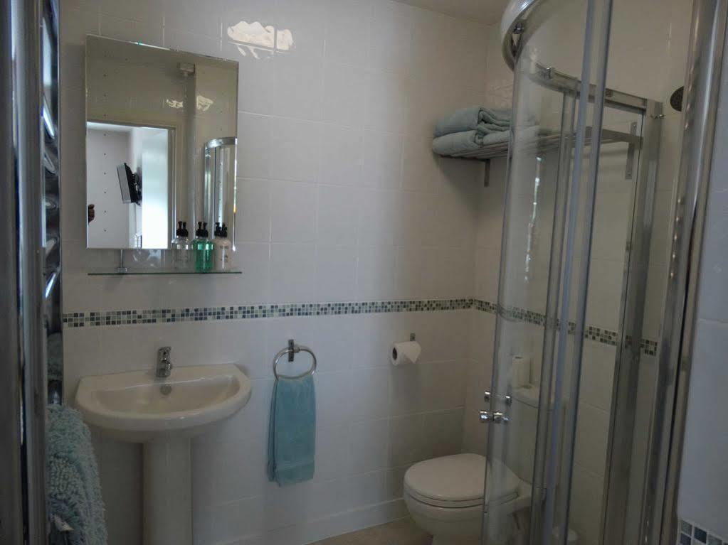 The Red Lion Hotel Oakford 외부 사진