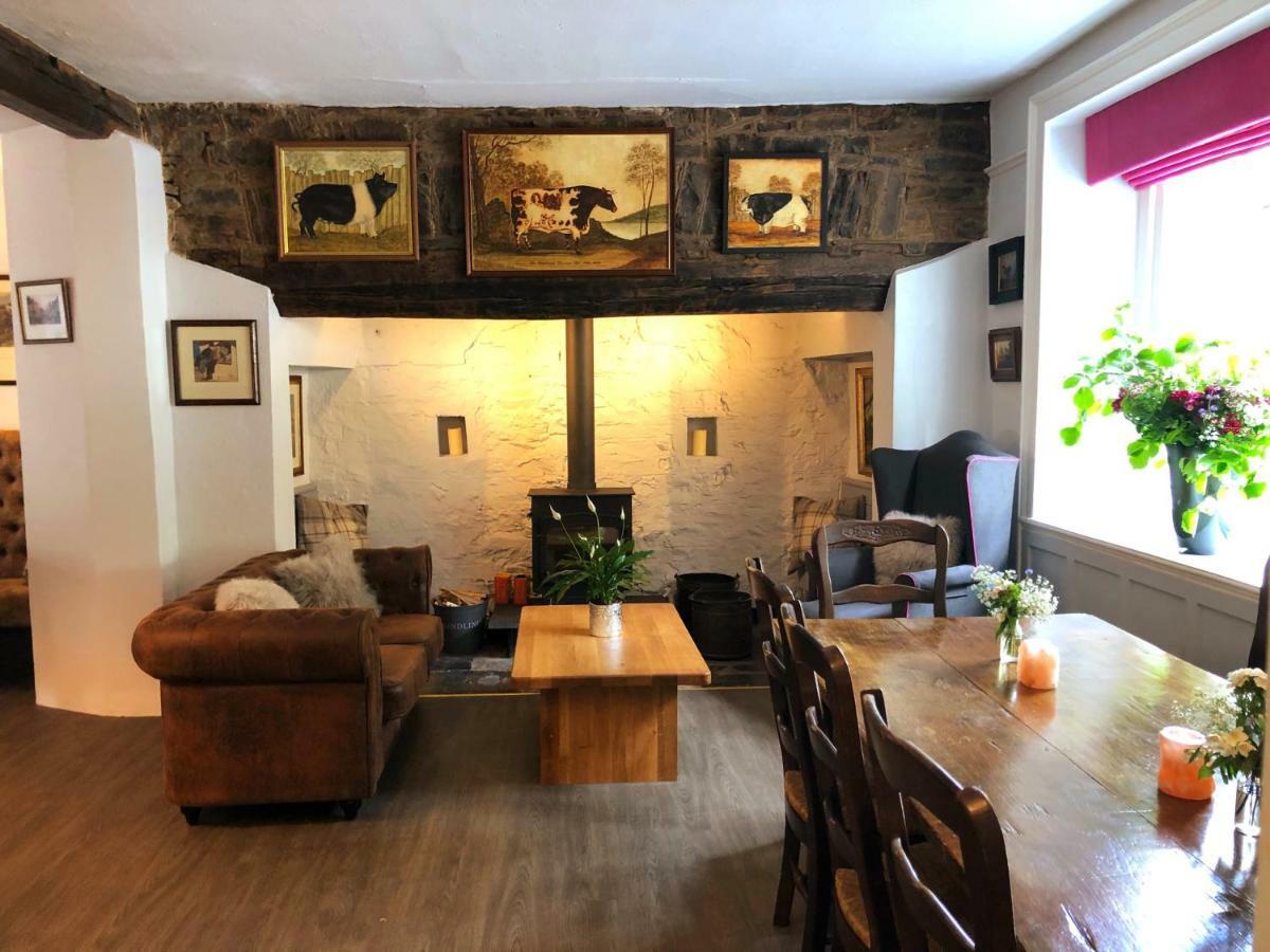 The Red Lion Hotel Oakford 외부 사진