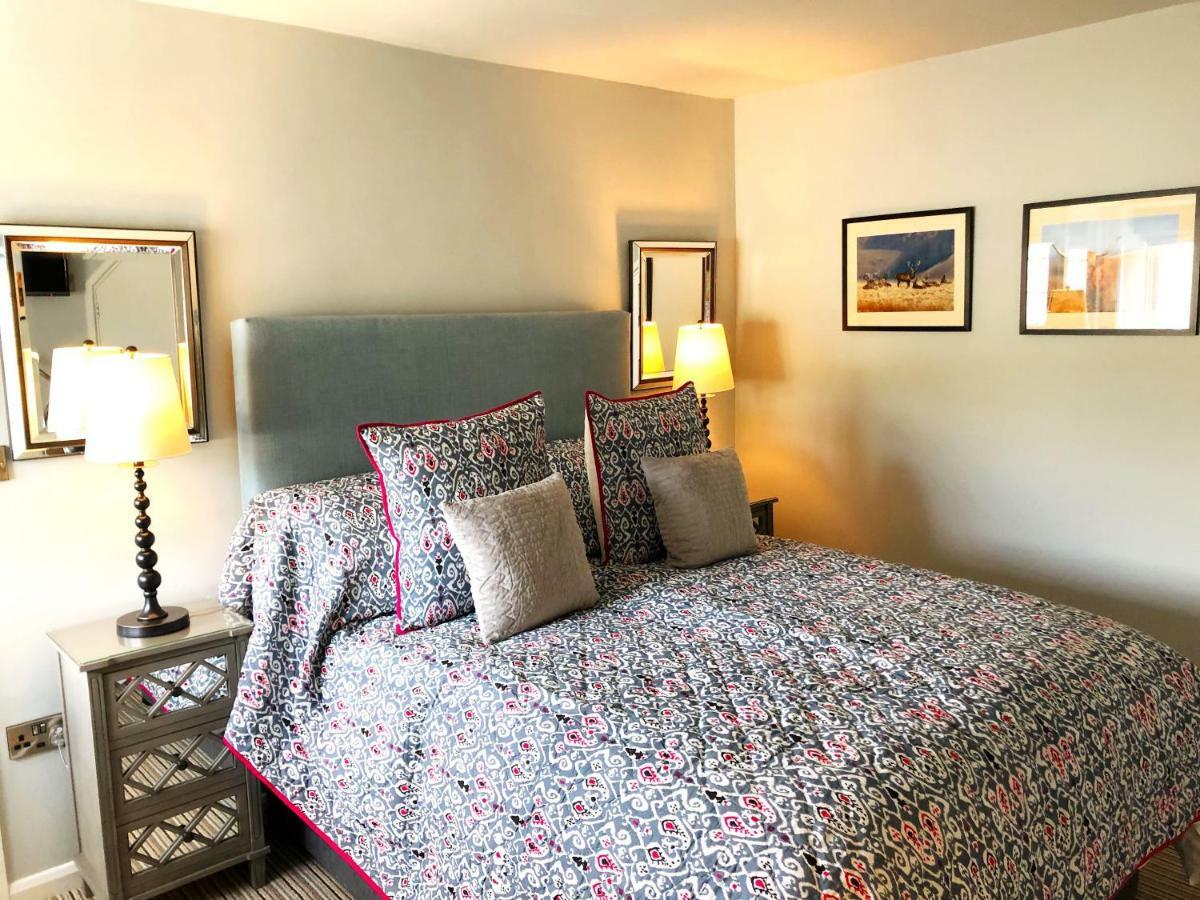 The Red Lion Hotel Oakford 외부 사진