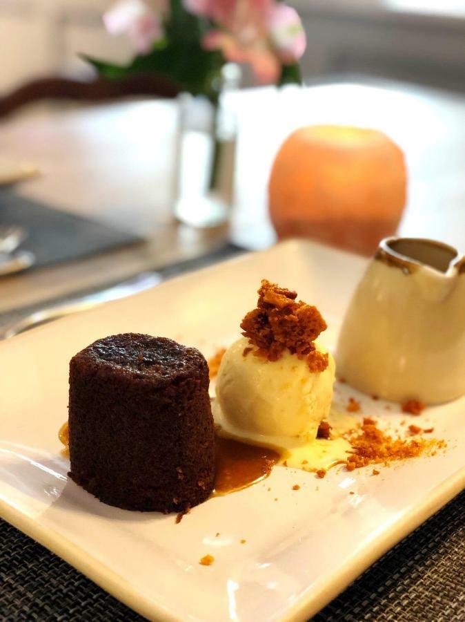 The Red Lion Hotel Oakford 외부 사진